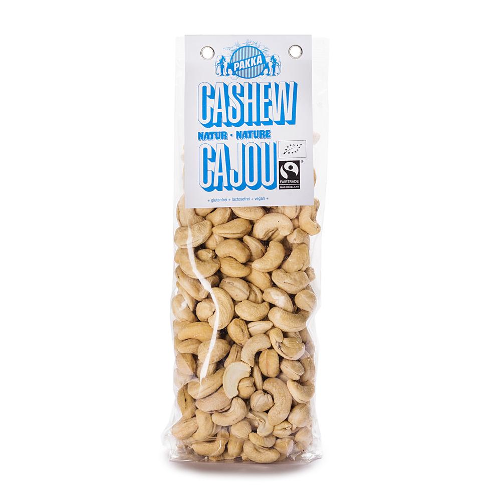 Cashew ungeröstet, naturbelassen, bio & fair, 450g Nos noix de cajou poussent au Kerala dans le sud de l?Inde. Elles séduisent par un arôme de noisette velouté et léger, et sont considérées comme de précieux fournisseurs de nutriments pour le corps et l?esprit. Pour leur permettre de conserver leurs fines substances nutritives jusqu?au moment de les savourer, les noix de cajou sont décortiquées soigneusement à la main.En savoir plus sur la coopérative Fair Trade Alliance Kerala Cooperative.+ biologiques & équitables+ sans gluten+ sans lactose+ v