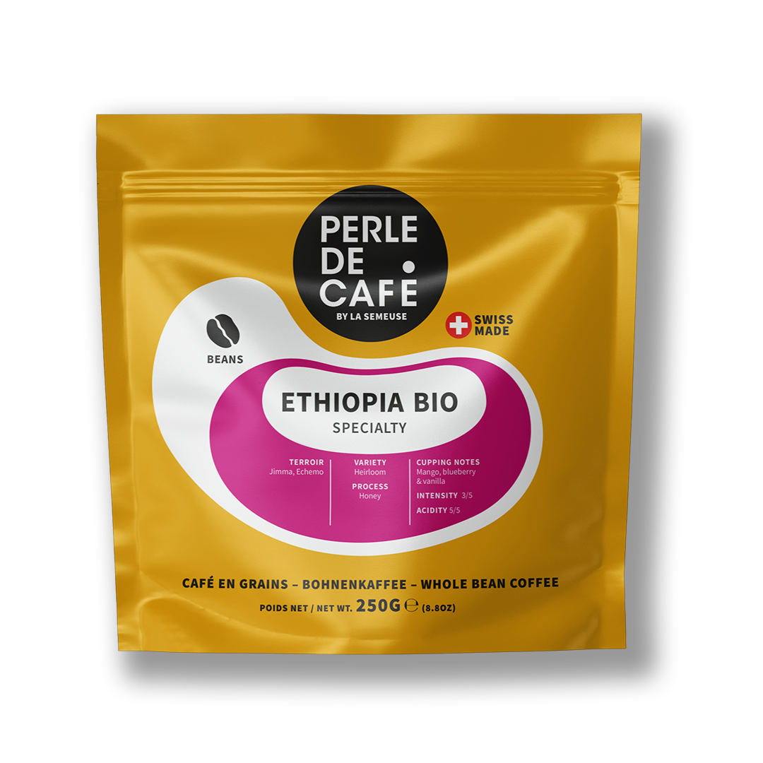 PERLE CAFE ETHIOPIA BIO 250g BEANS A pure origin organic coffee from the coffee forests of Echemo. A full-bodied coffee with an intoxicating flavour and notes of mango and vanilla to finish. A compelling coffee with unique aromatic qualities coming straight from the birthplace of Arabica.