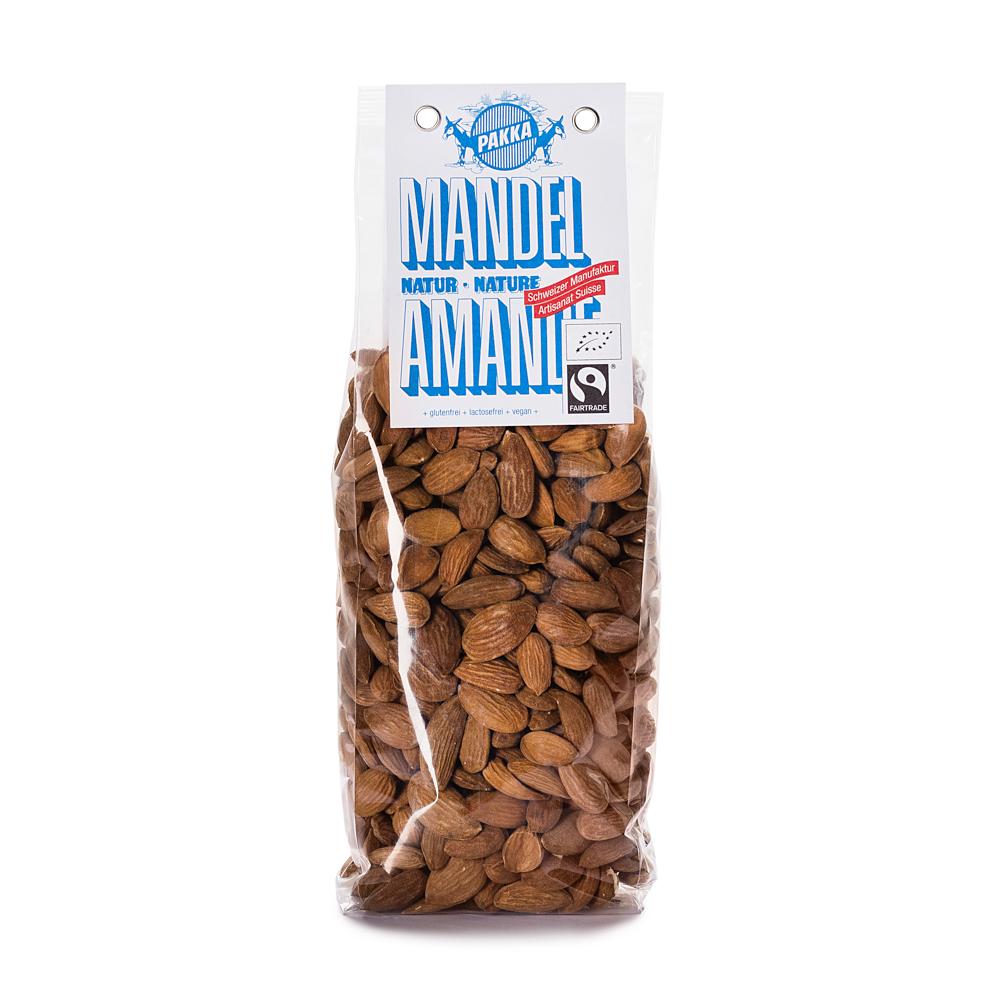Mandeln ungeröstet, naturbelassen, bio & fair, 450g Lorsque les amandiers fleurissent aux soleil printanier de Pakistan, leur doux parfum nous suggère déjà le goût velouté des amandes au brun cannelle chatoyant. Nos amandes sont séchées sur place, au soleil, après la récolte d'automne. De façon à conserver leurs précieux composants, elles sont cassées, décortiquées et triées à la main, avec le plus grand soin.En savoir plus sur la coopérative Mountain Fruits Farmers Association au Pakistan.+ biologiques & équitables+ sans gluten+ sans lactose+ ve
